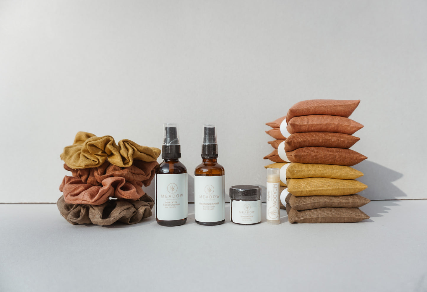Linen + Skincare Gift Set